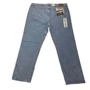 NWT Wrangler Mens Jeans 46x32 Classic Fit Rugged Wear Straight Leg  Denim Blue‎